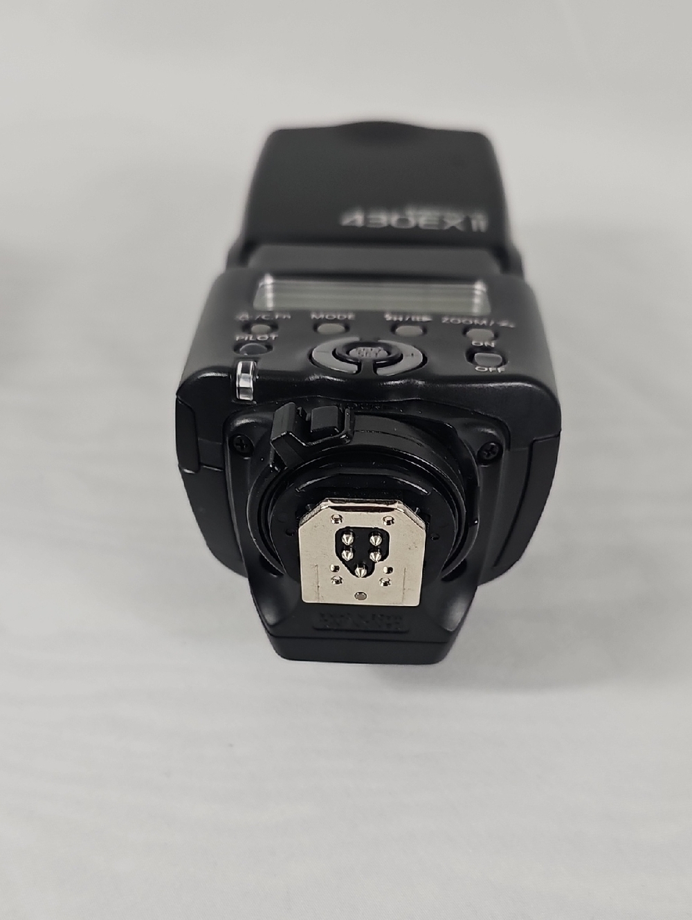 Canon 430EX II Flash Unit in Black - Picture 2 of 10
